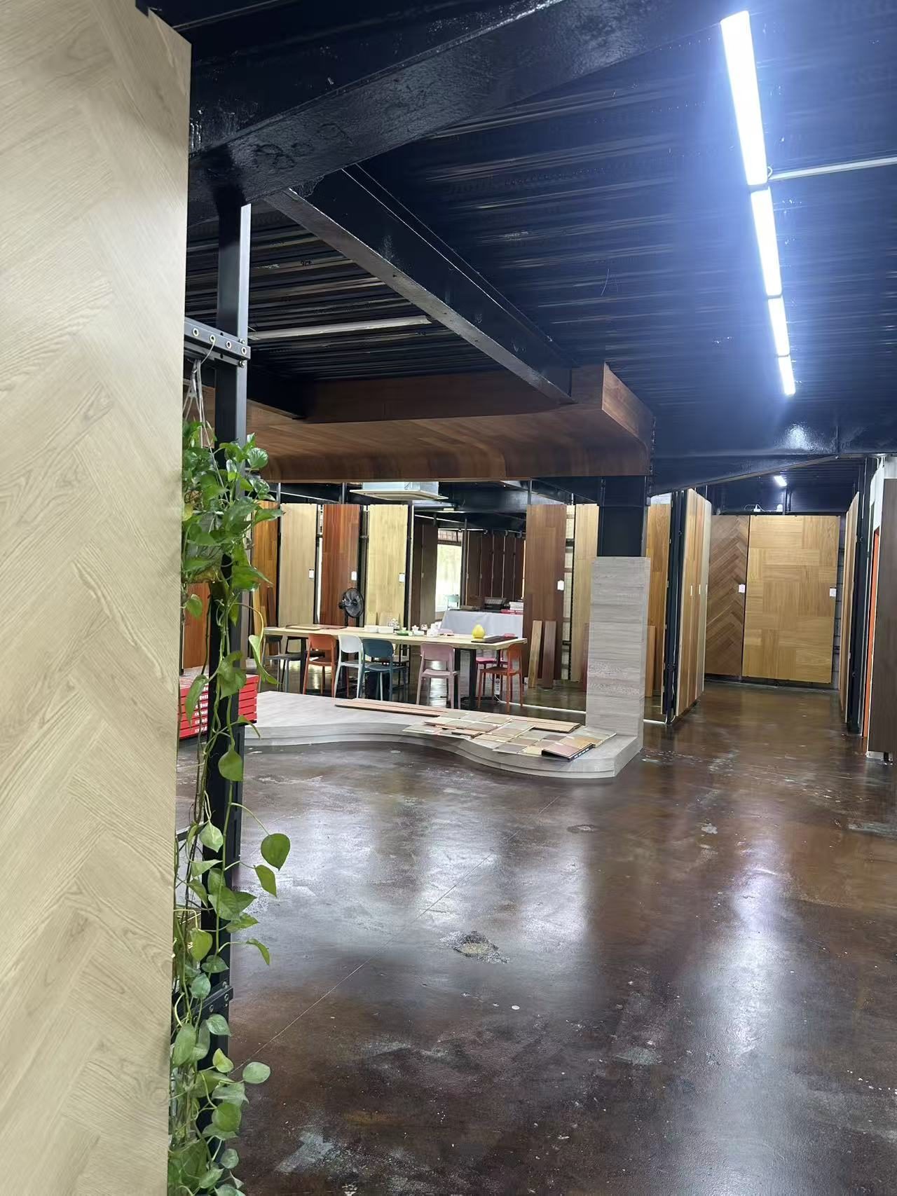 旭日建材木地板展厅实拍